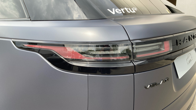 Land Rover Range Rover Velar 3.0 D300 MHEV Belgravia Edition Satin 5dr Auto Diesel Estate - Image 19